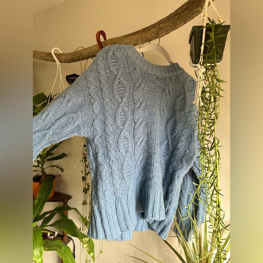 American Eagle sweater